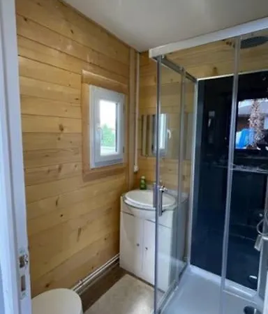Chalet Cosy Avec Piscine Chauffee Beauregard-l'Eveque
