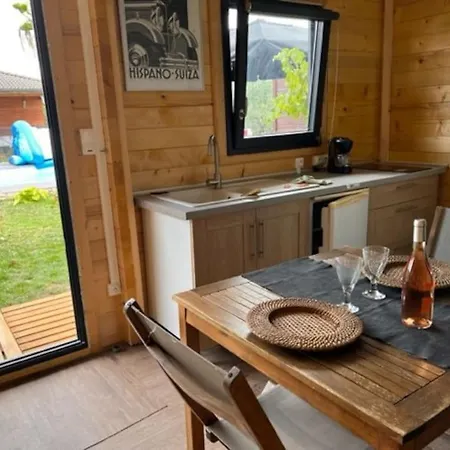 Chalet Cosy Avec Piscine Chauffee Διαμέρισμα *