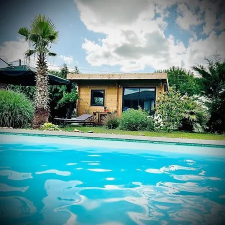 Chalet Cosy Avec Piscine Chauffee *